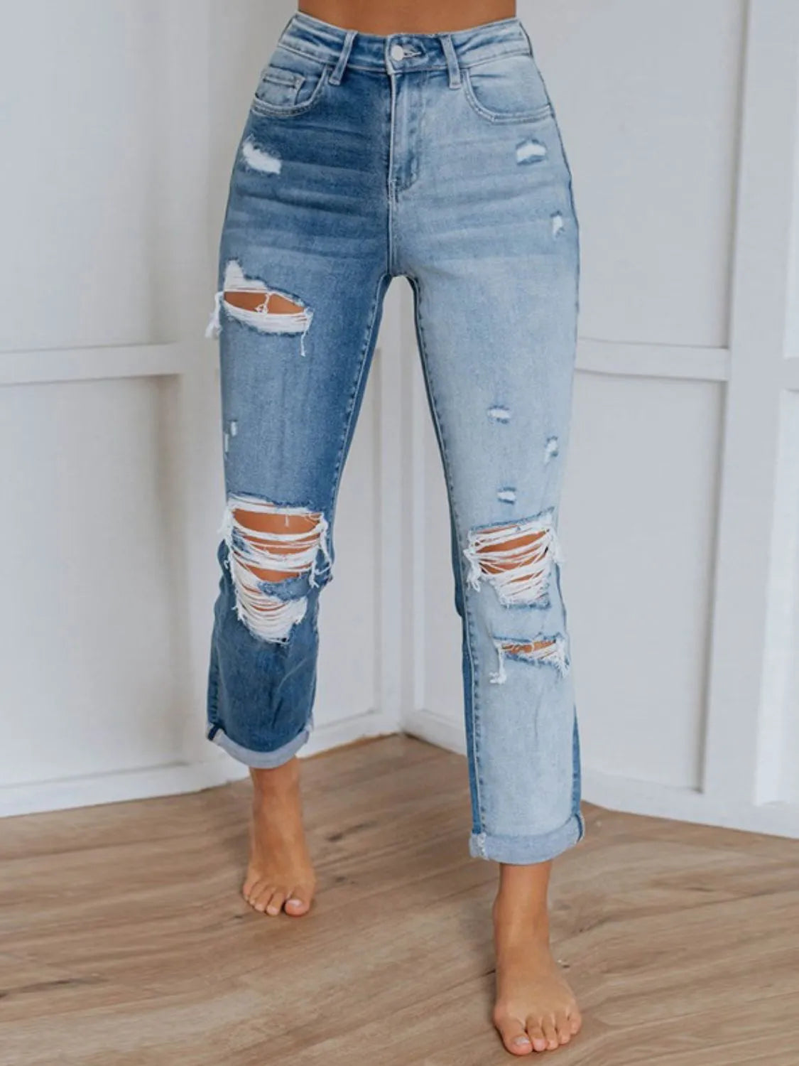 Distressed Jeans with Pockets
